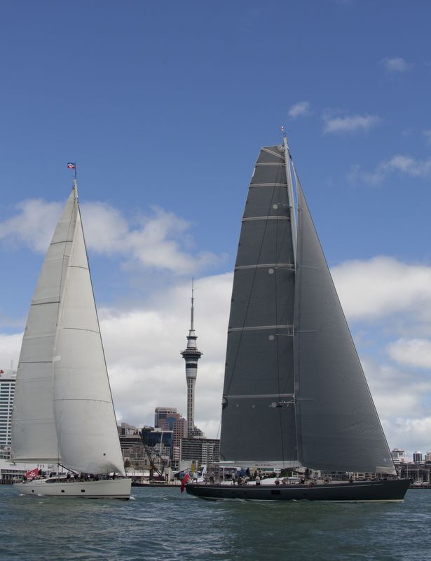 Sailing yacht Zefiro and Silvertip superyacht