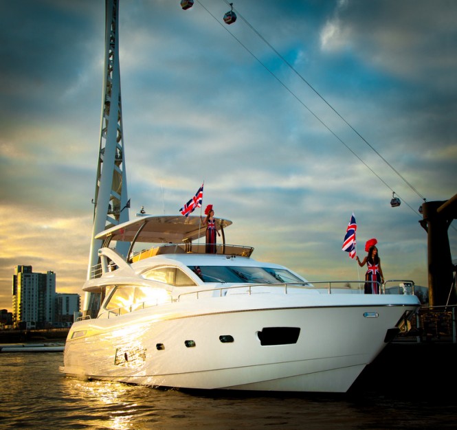 'Sunseeker Girls' aboard Manhattan 73 Yacht