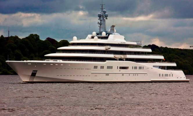 162,5m Mega Yacht Eclipse - currently the largest superyacht in the world