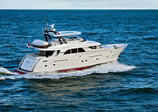Guido de Groot designed Mulder 73 Flybridge Yacht at full speed