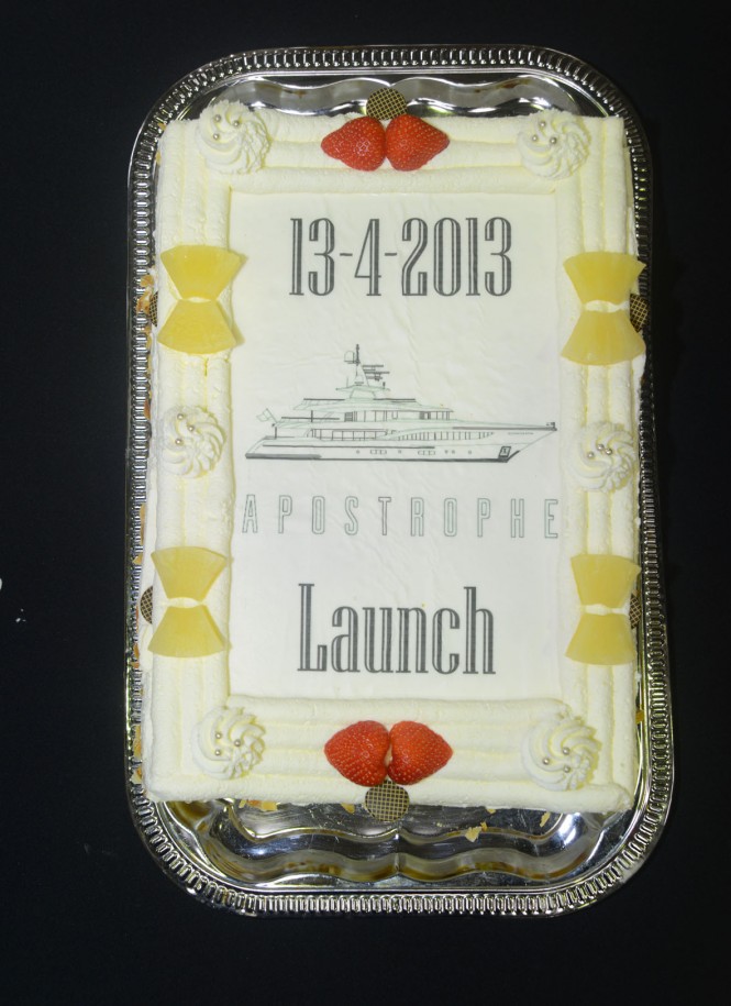 Hakvoort YN247 luxury yacht Apostrophe launch