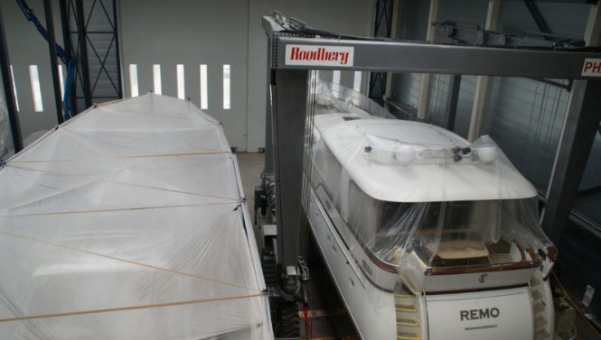 New Mulder 100-ton boatlift constructed by Roodberg Holland