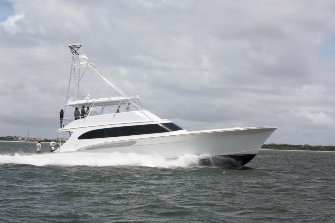 Jarrett Bay 77 Yacht Blank Check undergoing sea trial