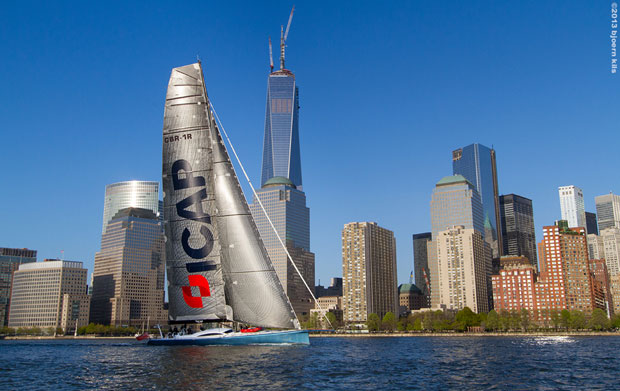 Superyacht Leopard 3 under sail