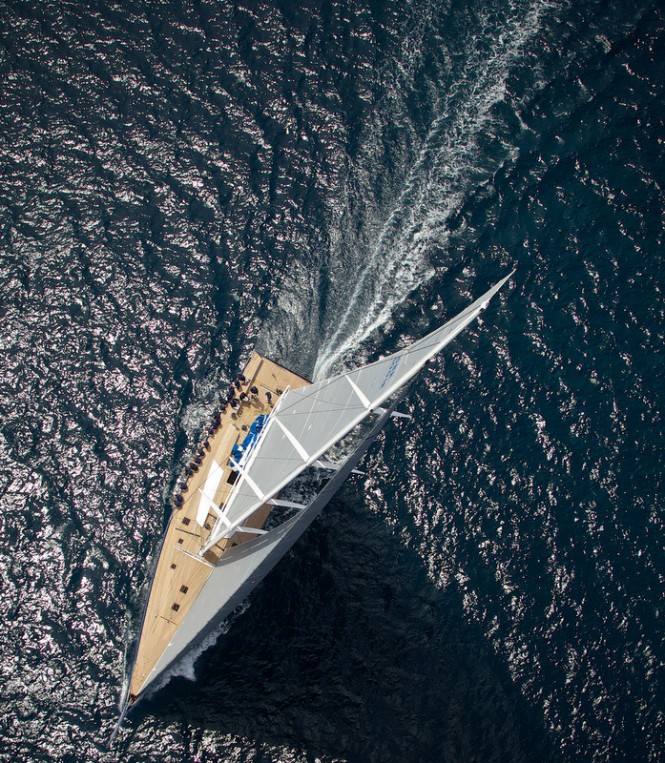 Superyacht Magic Carpet3 at full speed