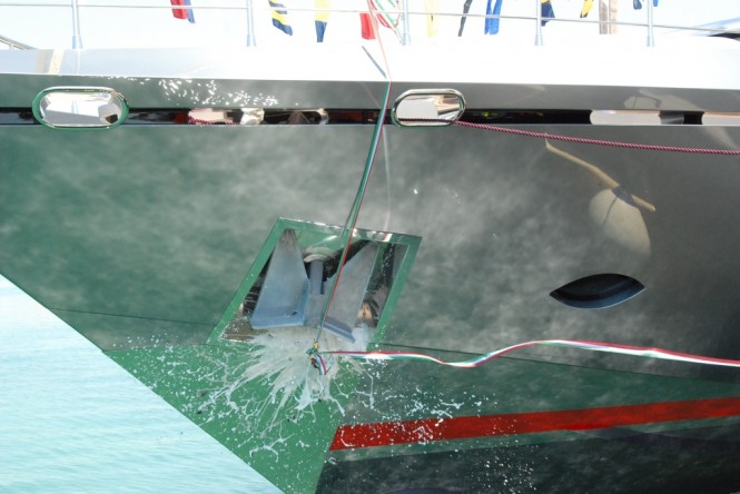 AB 140 Yacht - cracking of the champagne bottle