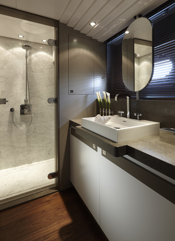 Livia Yacht - Bathroom