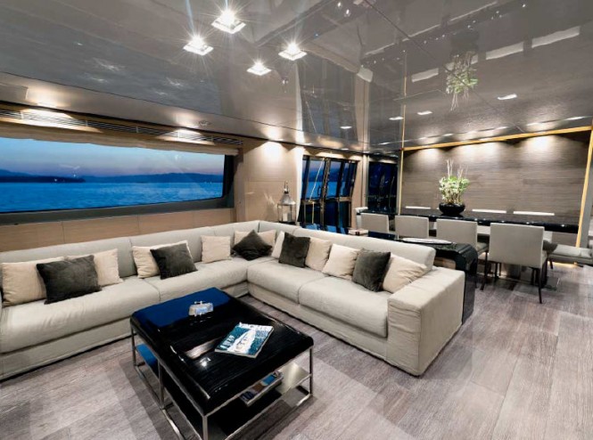 Motor yacht Far Away - Saloon