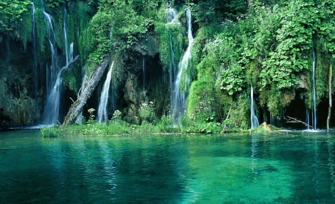 Beutiful waterfalls to discover on your next Croatia yacht charter vacation