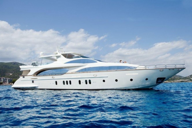 Charter yacht ITACA CLUB built by Azimut