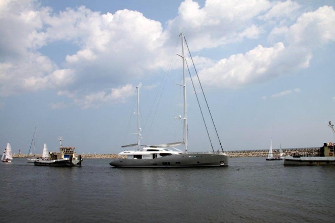 Conrad 115 Yacht Lunar - Hauling