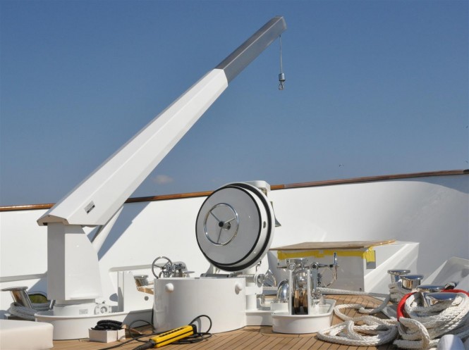 FEEBE Deck Crane onboard superyacht Heliad II