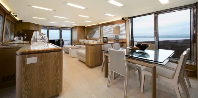 Luxury yacht MCY 86 - Dining