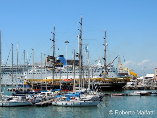 Stad Amsterdam in the port of Livorno  - Photo by Roberto Malfatti