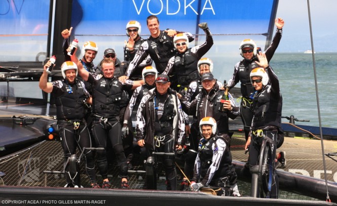 Louis Vuitton Finals Race 8; Luna Rossa vs Emirates Team New Zealand