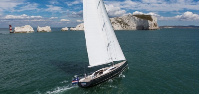 Inukshuk superyacht under sail