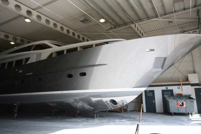 Luxury yacht Continental III 26.00 Raised Pilothouse