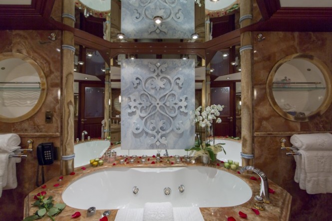 Owner bathroom - superyacht MOSAIQUE