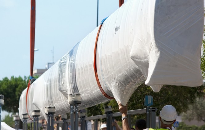 1-76m carbon mast for the 60m superyacht P3 by Perini Navi