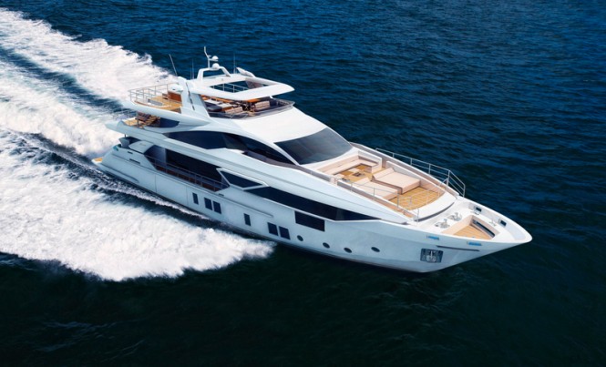 Benetti F-125' superyacht running
