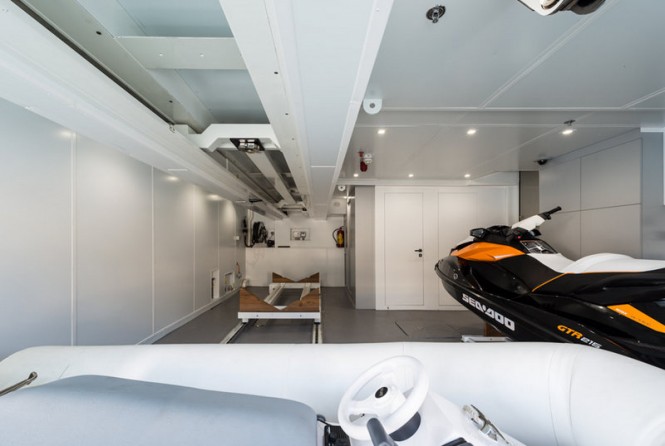 Cacos V Yacht - Water toys and tenders