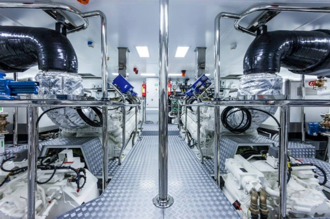 Engine Room - Vellmari yacht - Copyright- Alberto Cocchi