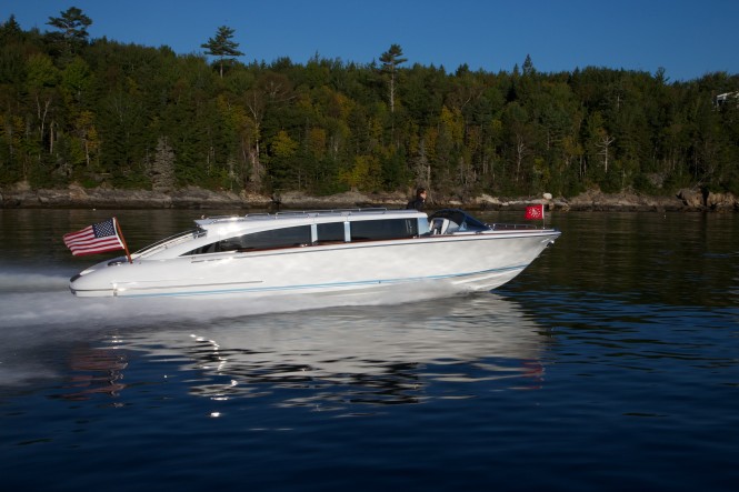 Hull 417 Yacht Tende at full speed