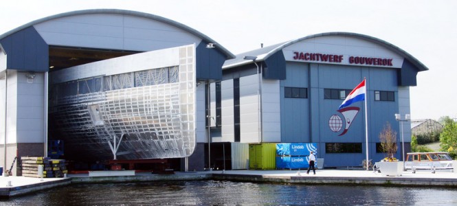 Hull of the 78m superyacht VENUS leaving the shed at Jachtwerf Gouwerok facility