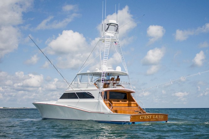 Luxury motor yacht CEst La Vie