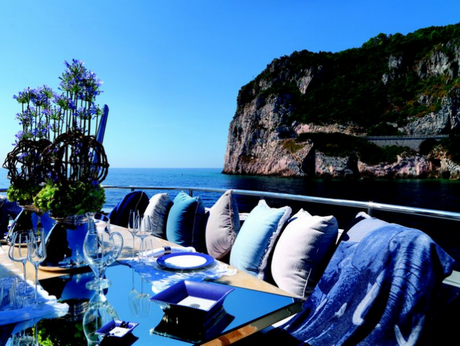 MOTOR YACHT NAMELESS