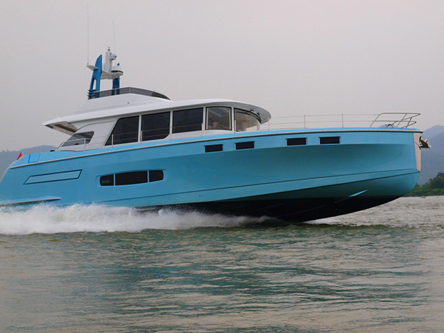 NEVER ON SUNDAY Yacht at full speed