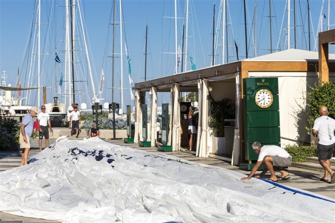 Sail measurement on Piazza Azzurra