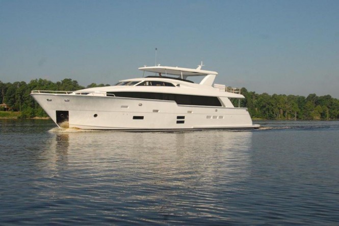 Hatteras 100RPH superyacht