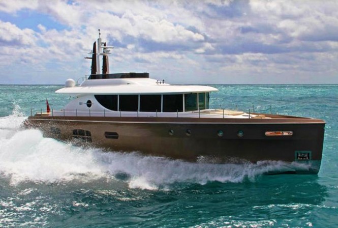 Luxury yacht NISI 2400GT