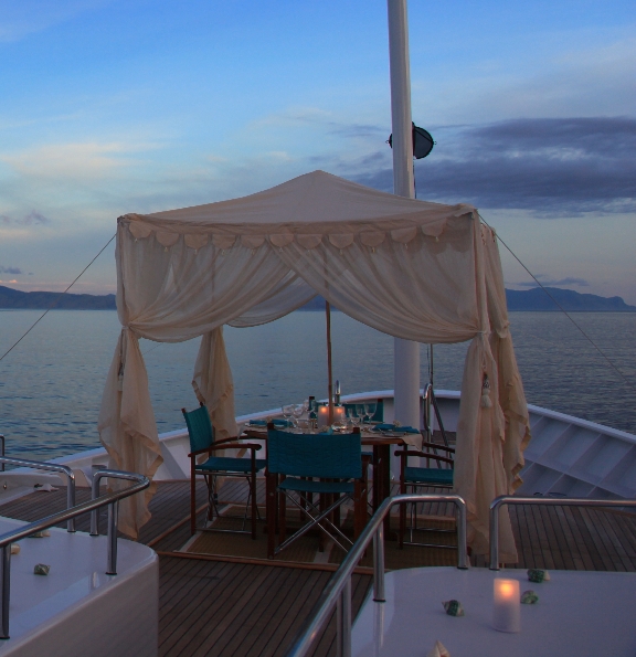 Sunset deck dining - photo credit APS Indonesia