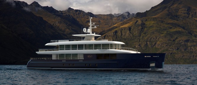 Superyacht Filante 42 - side view