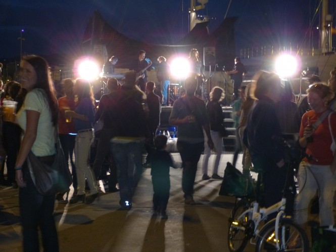 Charity barbecue for crews and workers from STP