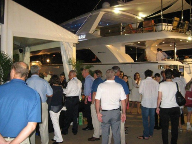 Luxury motor yacht Mr. Loui by Hatteras