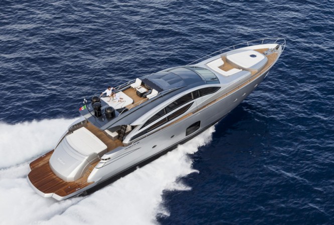 Pershing 82 superyacht