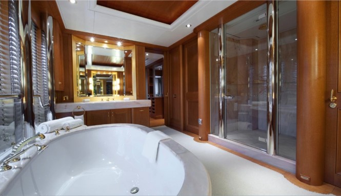 Project REBORN Yacht - Bathroom