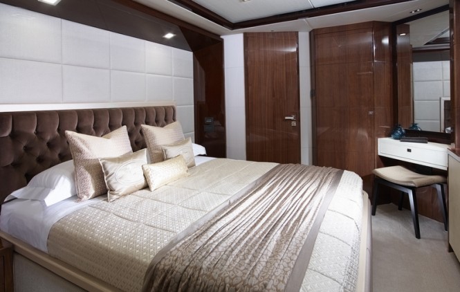 Superyacht Princess 32M - Starboard Aft Cabin