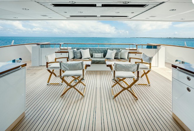 CaryAli Yacht - Exterior