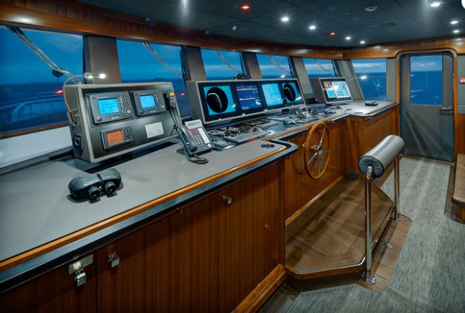 Motor yacht Cary Ali - Wheelhouse