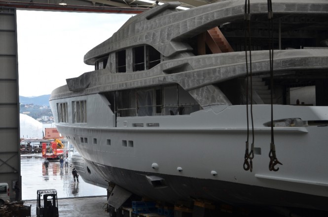 C24 1 Yacht - side view