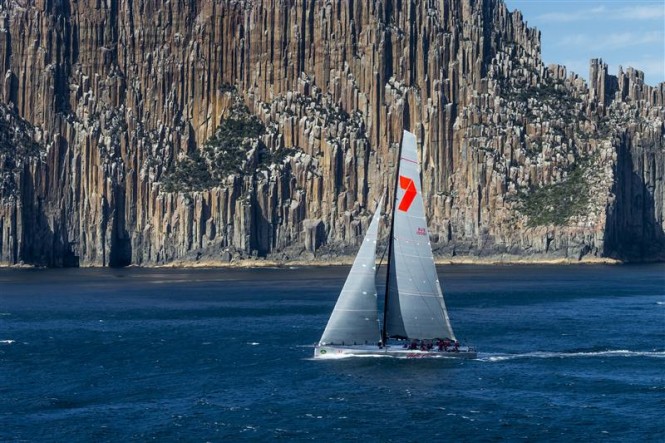 Southern Spars rigged superyacht Wild Oats XI at the 2013 Rolex Sydney Hobart Race - Image credit to Rolex Carlo Borlenghi