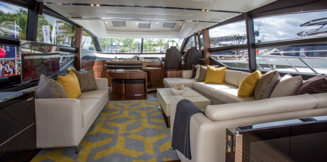 Princess S72 Yacht - Saloon