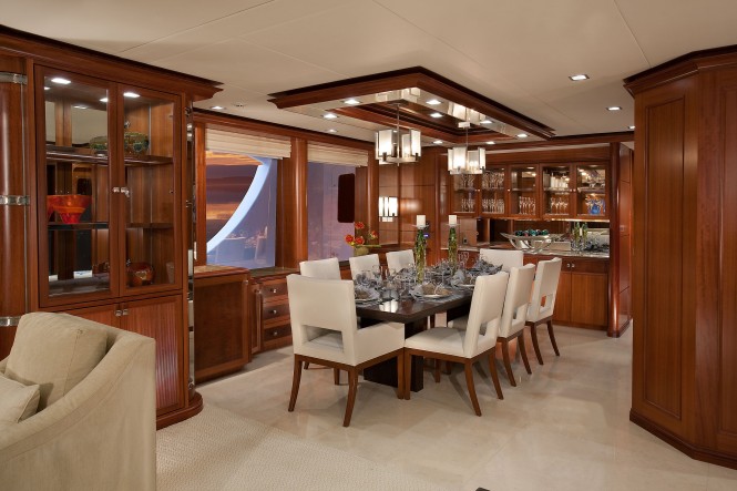 Aurora superyacht - Dining