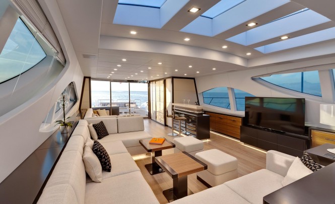 Mangusta 110 superyacht - Saloon