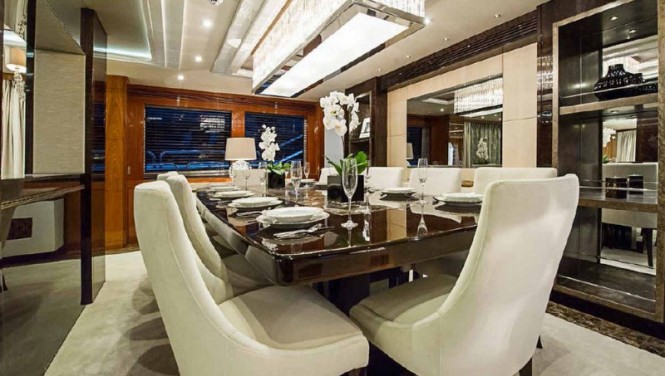 Rhine Yacht - Interior