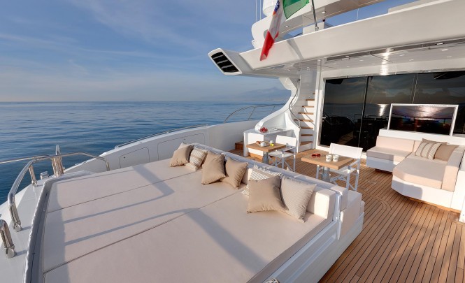 Superyacht Mangusta 110 - Exterior